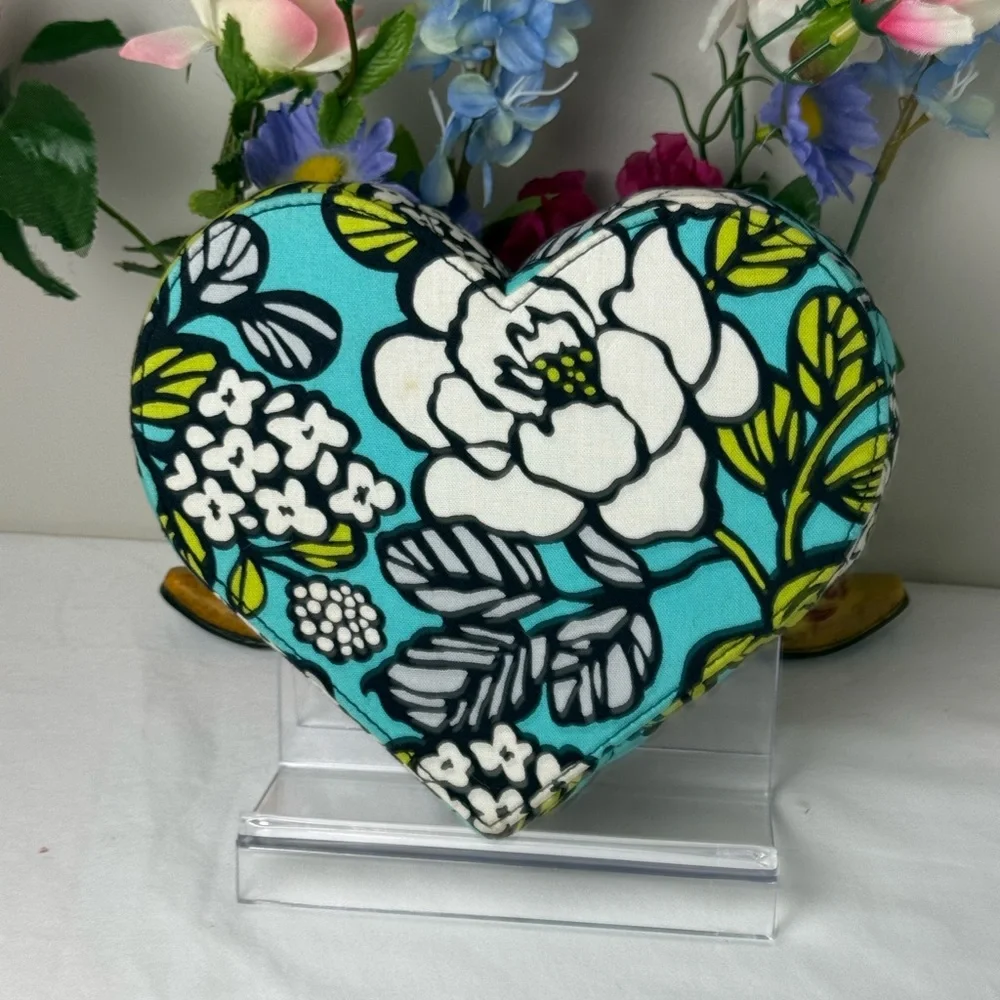 Vera Bradley Island Blooms Heart to Heart Jewelry Case Floral Fabric RETIRED